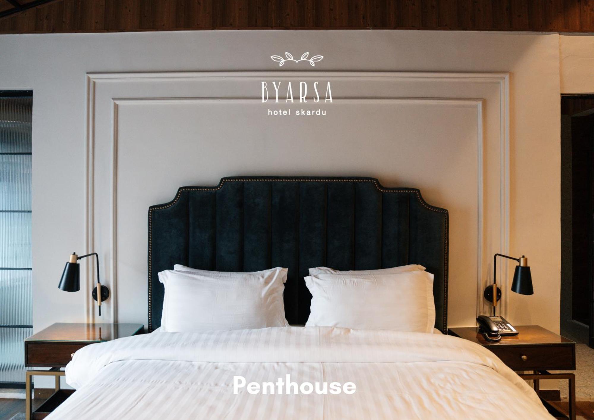 Byarsa Hotel Skardu Ponedas Екстериор снимка