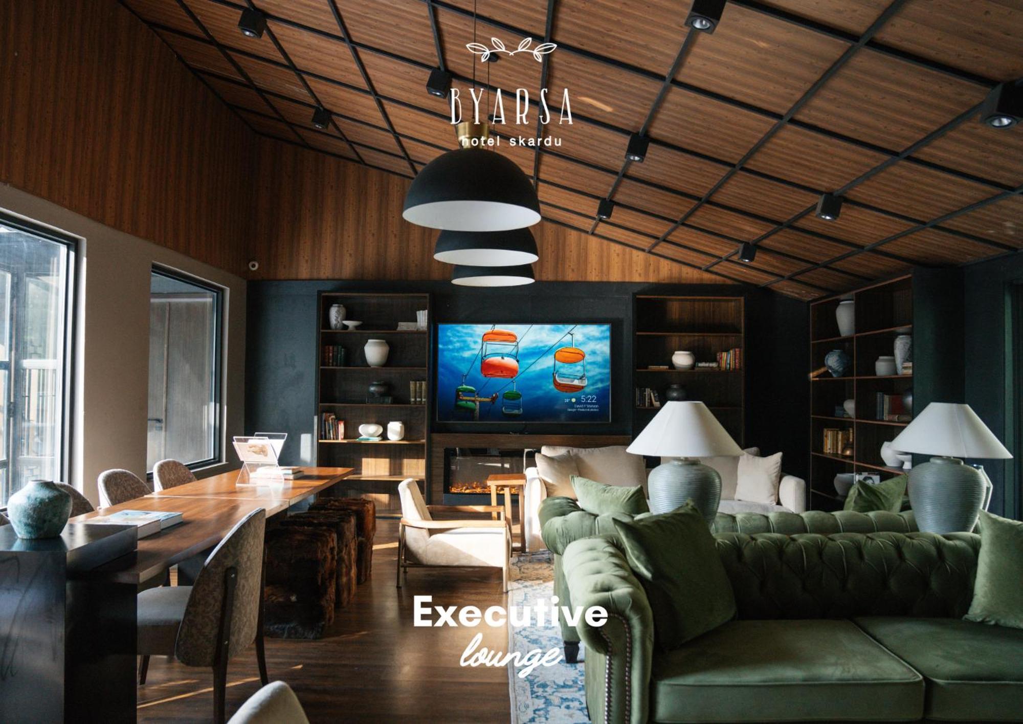 Byarsa Hotel Skardu Ponedas Екстериор снимка