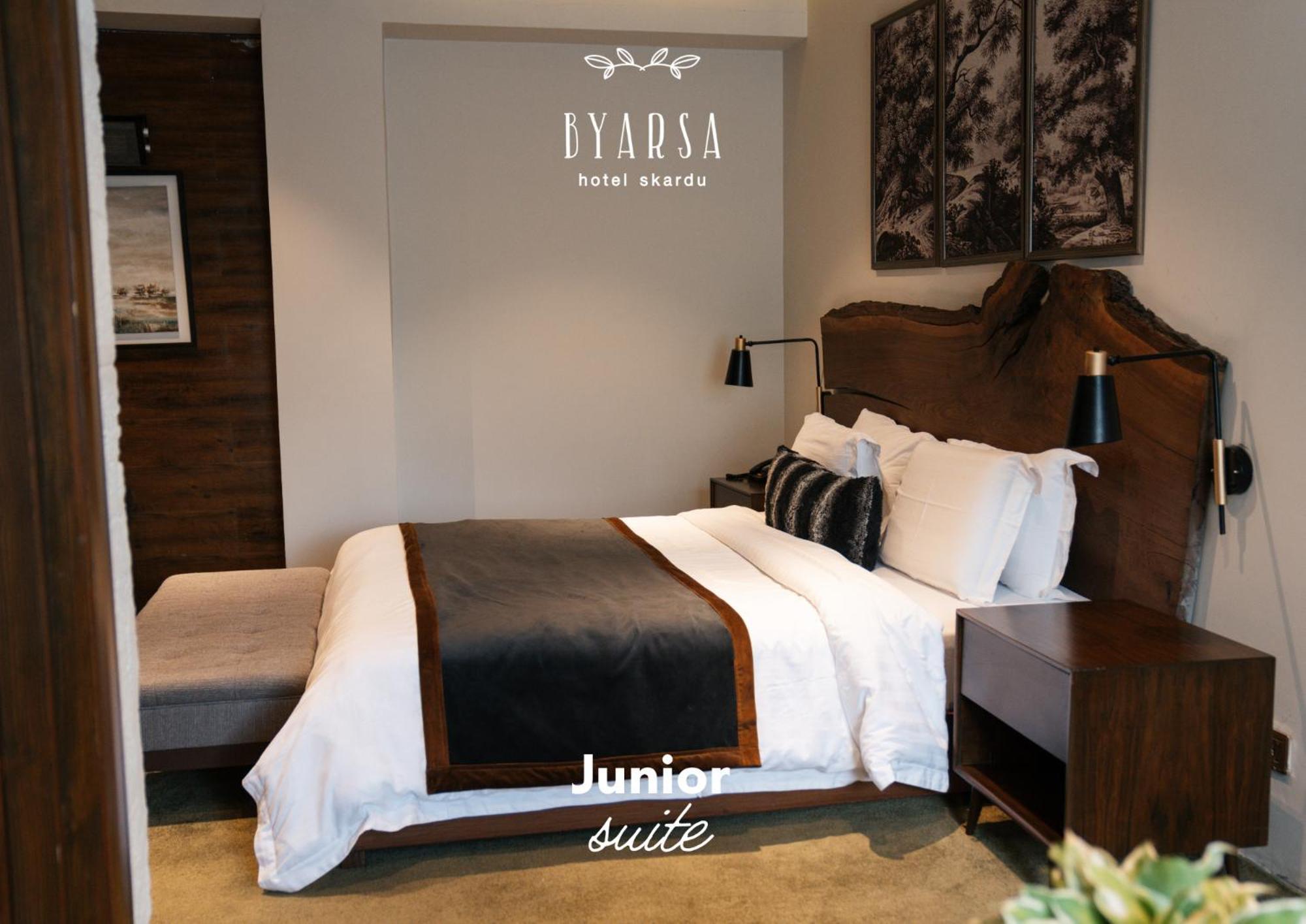 Byarsa Hotel Skardu Ponedas Екстериор снимка